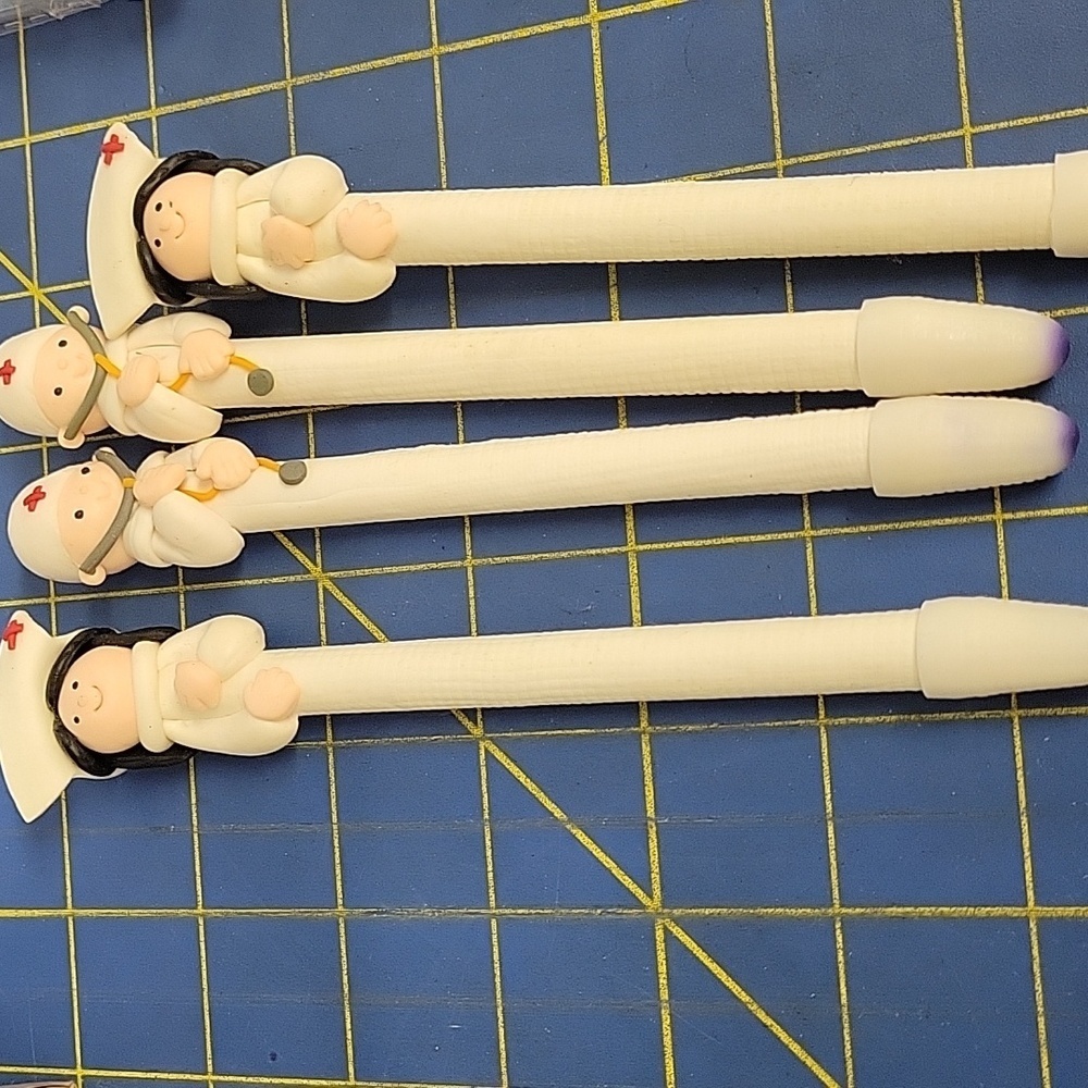 Set of 4 Medical Ink Pens 2 Nurses & 2 Doctors